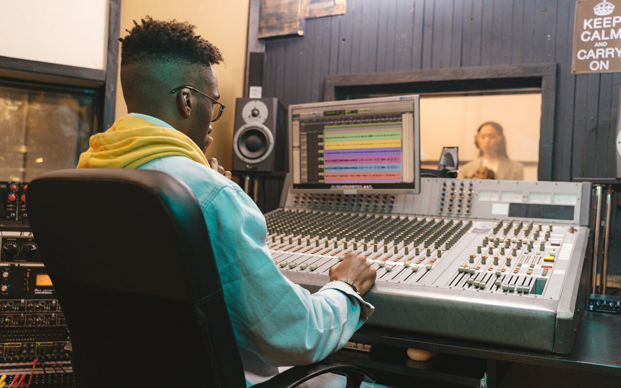 7 Steps To Start And Grow Your Record Label Deal With Artists And 
